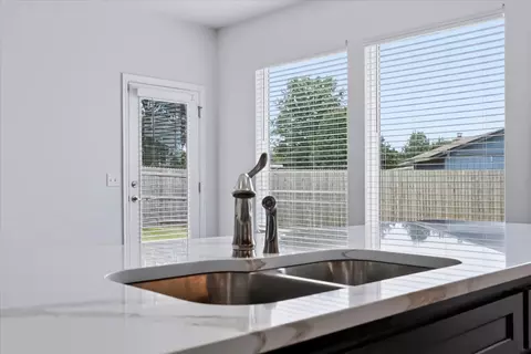 Kitchen - 12026 E 106th Pl N, Owasso, OK 74055 photo 5 of 6