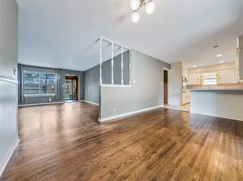 Living - 904 Elgin Pl, Broken Arrow, OK 74012 photo 3 of 6
