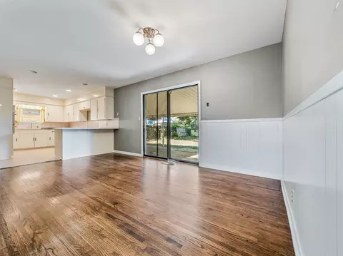 Living - 904 Elgin Pl, Broken Arrow, OK 74012 photo 2 of 6