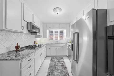 Kitchen - 4326 E 60th Pl, Tulsa, OK 74135 photo 1 of 4