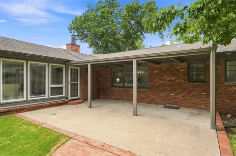 Exterior - 4326 E 60th Pl, Tulsa, OK 74135 photo 4 of 8
