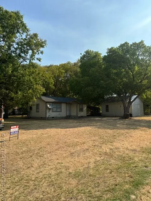 301 Pine St, Marietta, OK 73448