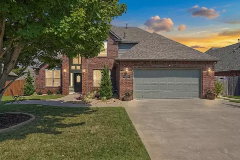 Exterior - 1300 E Canton St, Broken Arrow, OK 74012 photo 9 of 10