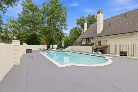 Exterior - 3908 E 98th St, Tulsa, OK 74137 photo 6 of 11