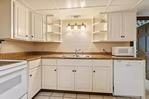 Kitchen - 2120 E 18th St, Tulsa, OK 74104 photo 8 of 8