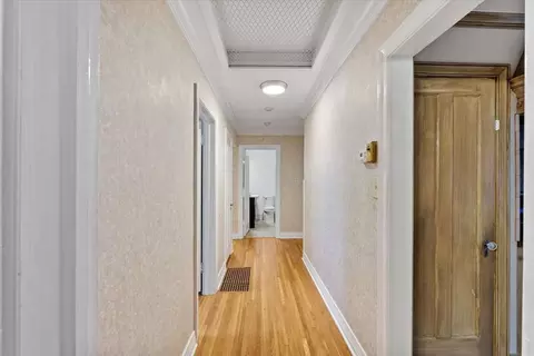 Entry Way - 2120 E 18th St, Tulsa, OK 74104 photo 3 of 7