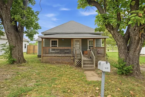 415 S Cherokee Ave, Claremore, OK 74017