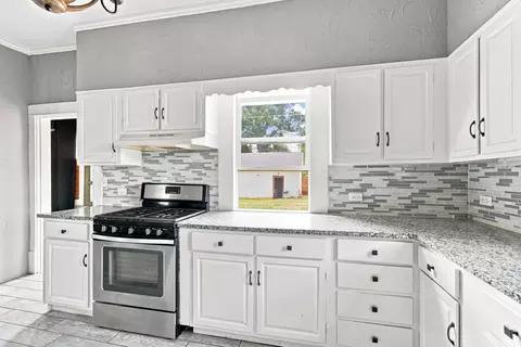 Kitchen - 321 S Broadway St, Haskell, OK 74436 photo 3 of 3