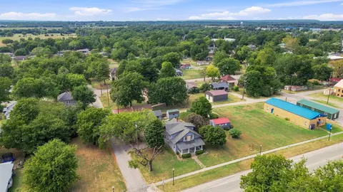 View/Area - 321 S Broadway St, Haskell, OK 74436 photo 1 of 4