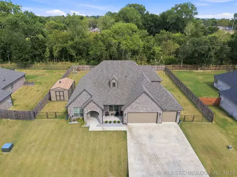 View/Area - 205 N Phillips St, Skiatook, OK 74070 photo 4 of 9