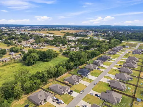 View/Area - 205 N Phillips St, Skiatook, OK 74070 photo 5 of 9
