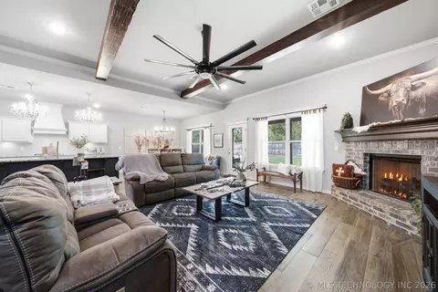 Other - 205 N Phillips St, Skiatook, OK 74070 photo 1 of 5