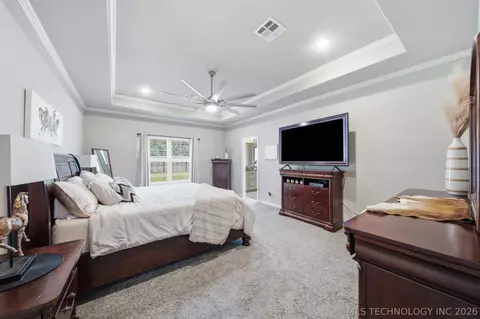 Bedroom - 205 N Phillips St, Skiatook, OK 74070 photo 2 of 6