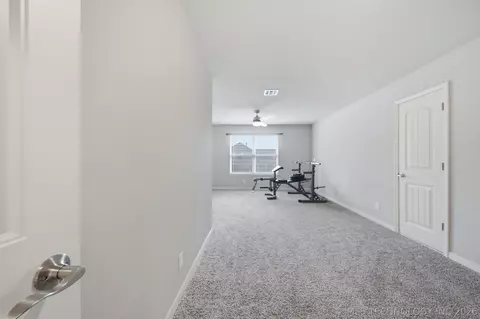 Entry Way - 205 N Phillips St, Skiatook, OK 74070 photo 5 of 5
