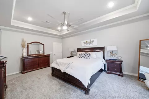 Bedroom - 205 N Phillips St, Skiatook, OK 74070 photo 3 of 6