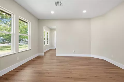 Living - 522 N Hope St, Ada, OK 74820 photo 5 of 6