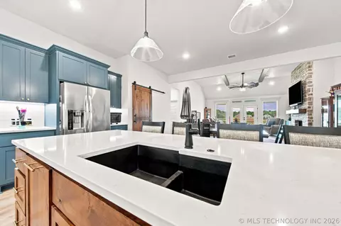 Kitchen - 7112 E Queens St, Broken Arrow, OK 74014 photo 4 of 5