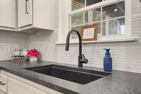 Kitchen - 706 E Ave, Jenks, OK 74037 photo 4 of 5