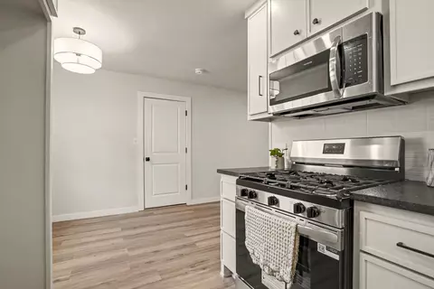 Kitchen - 706 E Ave, Jenks, OK 74037 photo 3 of 5