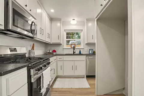 Kitchen - 706 E Ave, Jenks, OK 74037 photo 1 of 5