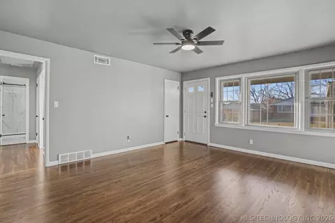 Living - 8943 E Marshall Pl, Tulsa, OK 74115 photo 2 of 5