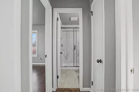 Entry Way - 8943 E Marshall Pl, Tulsa, OK 74115 photo 1 of 2