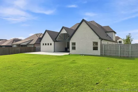Exterior - 2973 E 146th St, Bixby, OK 74008 photo 3 of 4