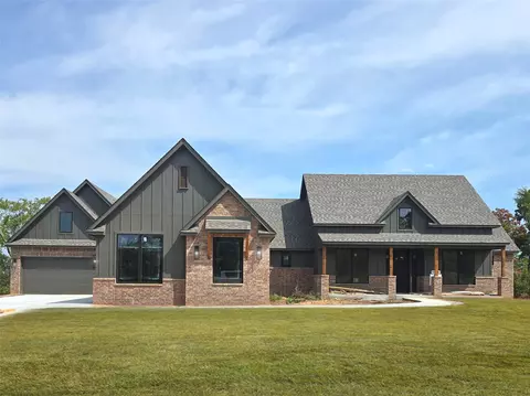 2630 Hickory Ridge Dr, Sapulpa, OK 74066