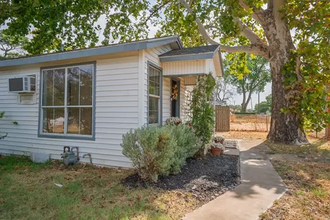 Exterior - 608 W Coleman, Colbert, OK 74733 photo 5 of 8