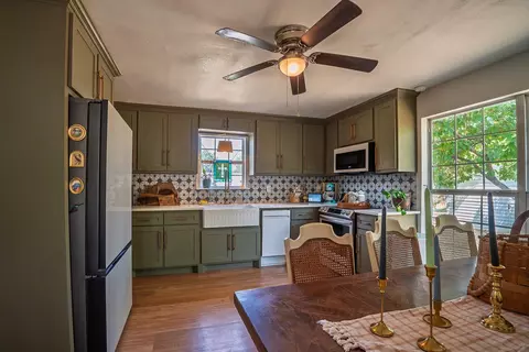 Kitchen - 608 W Coleman, Colbert, OK 74733 photo 2 of 6