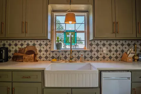 Kitchen - 608 W Coleman, Colbert, OK 74733 photo 5 of 6