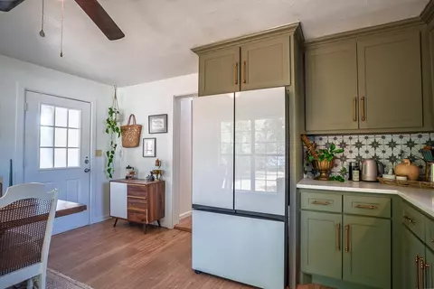 Kitchen - 608 W Coleman, Colbert, OK 74733 photo 3 of 6