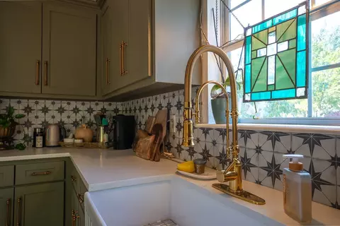 Kitchen - 608 W Coleman, Colbert, OK 74733 photo 4 of 6