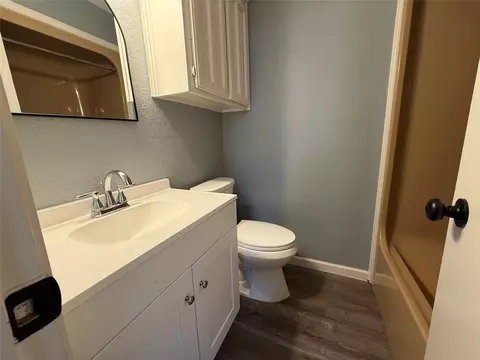 Bath - 13812 E 33rd St, Tulsa, OK 74134 photo 1 of 1