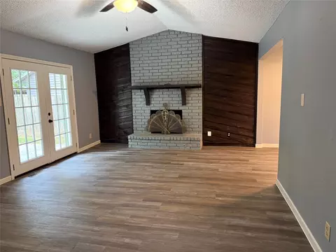Living - 13812 E 33rd St, Tulsa, OK 74134 photo 1 of 1