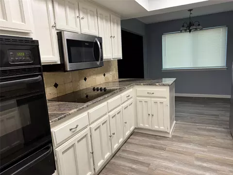 Kitchen - 13812 E 33rd St, Tulsa, OK 74134 photo 1 of 2