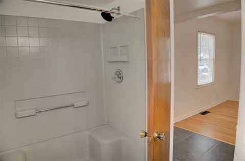 Bath - 3915 E 34th St, Tulsa, OK 74135 photo 5 of 5