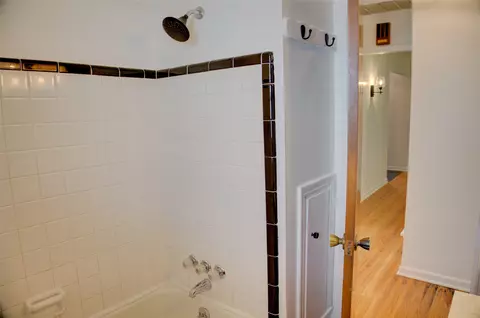 Bath - 3915 E 34th St, Tulsa, OK 74135 photo 3 of 5