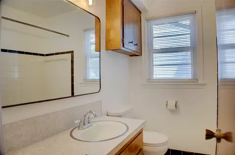 Bath - 3915 E 34th St, Tulsa, OK 74135 photo 1 of 5