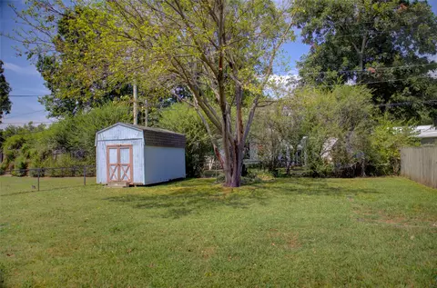 Exterior - 3915 E 34th St, Tulsa, OK 74135 photo 8 of 12
