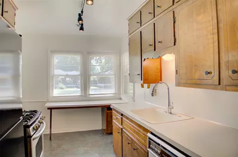 Kitchen - 3915 E 34th St, Tulsa, OK 74135 photo 1 of 6