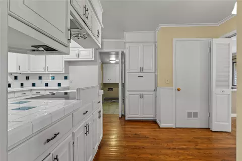 Kitchen - 4164 E 43rd St, Tulsa, OK 74135 photo 2 of 5