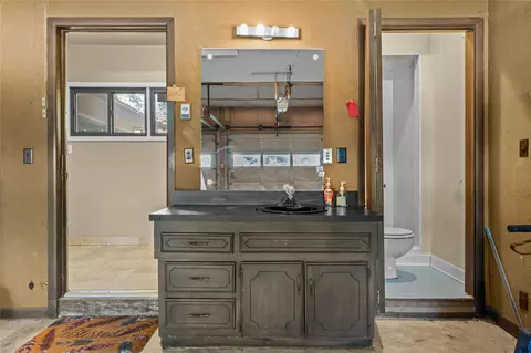 Bath - 4164 E 43rd St, Tulsa, OK 74135 photo 6 of 7