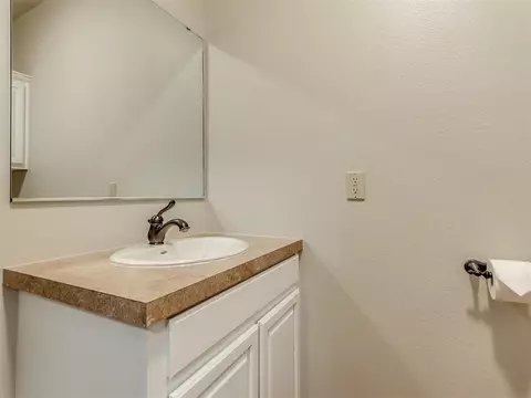 Bath - 1656 Mcnally Rd, Eufaula, OK 74432 photo 8 of 8