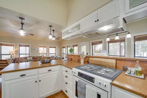 Kitchen - 1656 Mcnally Rd, Eufaula, OK 74432 photo 5 of 6