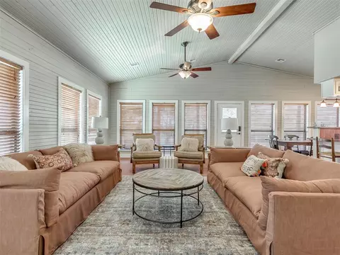 Living - 1656 Mcnally Rd, Eufaula, OK 74432 photo 4 of 7