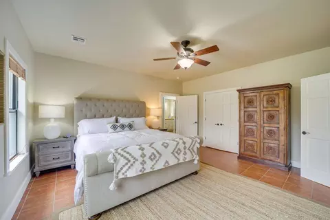 Bedroom - 1656 Mcnally Rd, Eufaula, OK 74432 photo 4 of 11