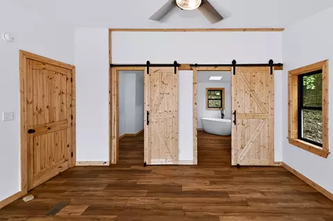 Bedroom - 23507 E Riverview Dr, Cookson, OK 74427 photo 3 of 3
