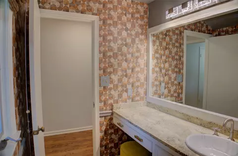 Bath - 2879 E 34th St, Tulsa, OK 74105 photo 5 of 5