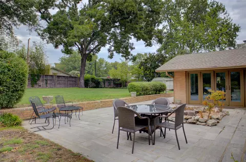 Exterior - 2879 E 34th St, Tulsa, OK 74105 photo 9 of 10